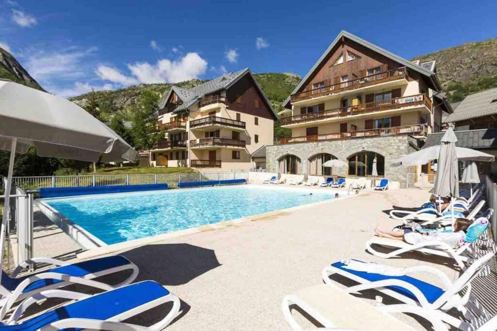 Logement 4/6 Personnes A La Montagne Avec Piscine Lägenhet Saint-Sorlin-dʼArves Exteriör bild