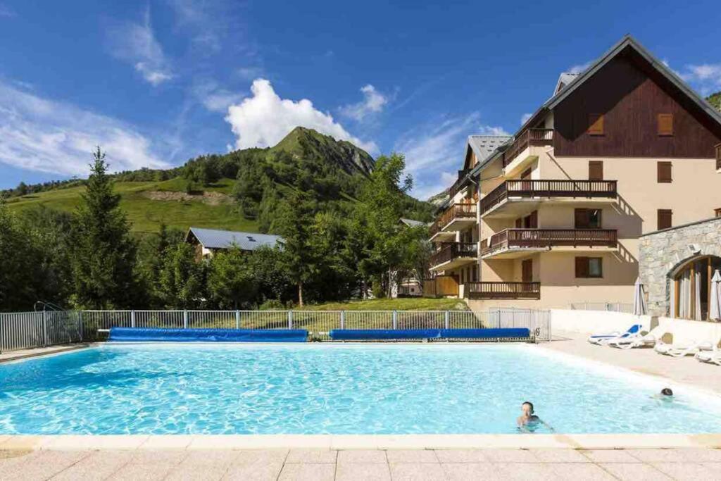 Logement 4/6 Personnes A La Montagne Avec Piscine Lägenhet Saint-Sorlin-dʼArves Exteriör bild